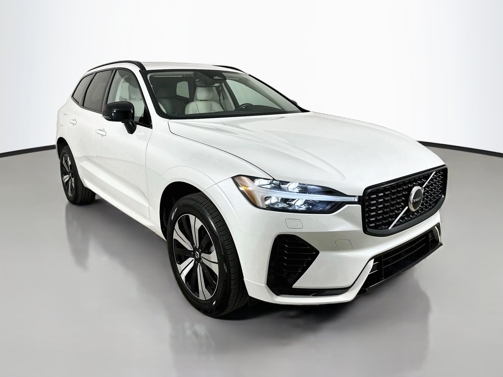 Used 2025 Volvo XC60 Plug-In Hybrid T8 Core SUV