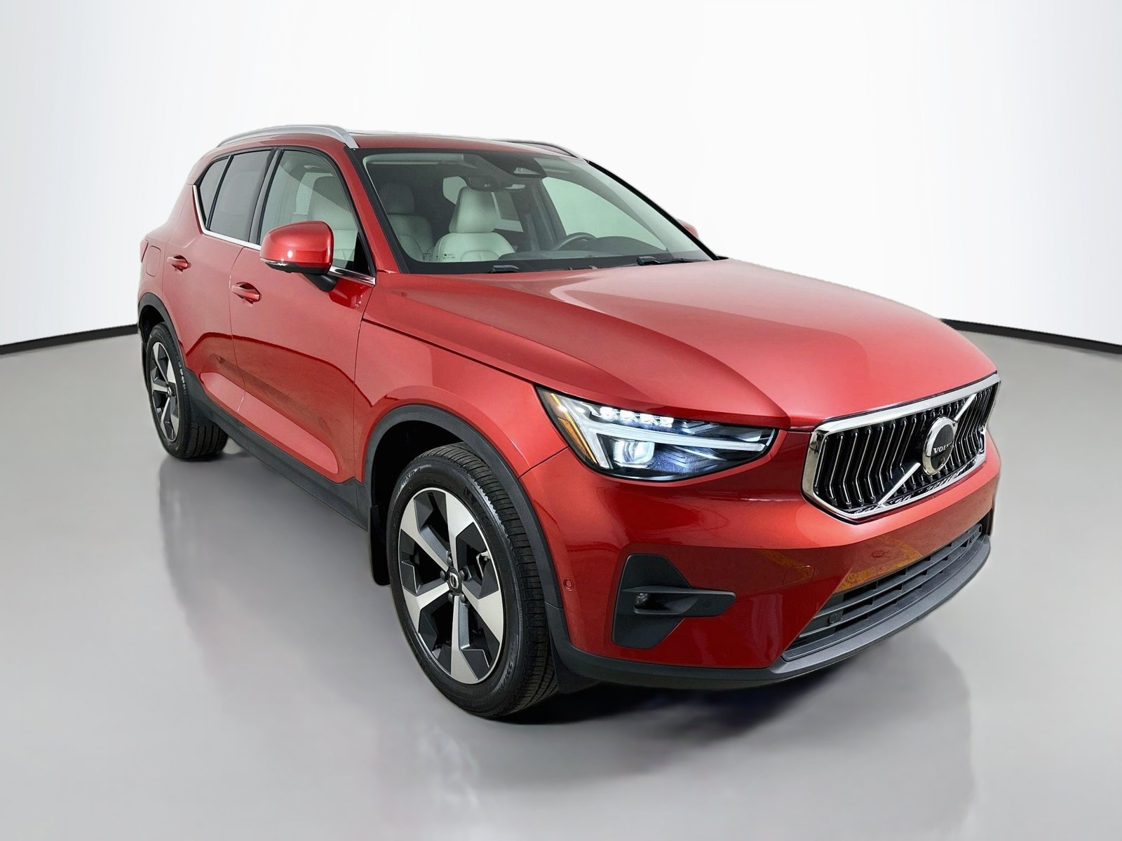 Used 2024 Volvo XC40 B5 Plus Bright Theme SUV