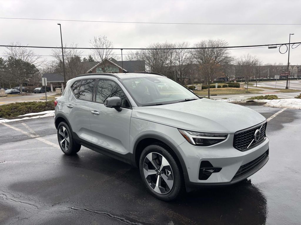 2026 Volvo XC40