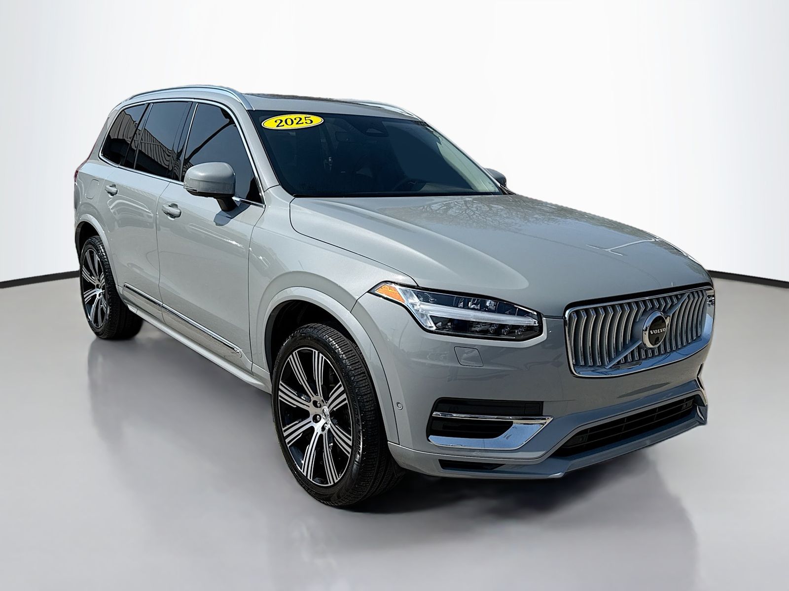 2025 Volvo XC90 Plug-In Hybrid