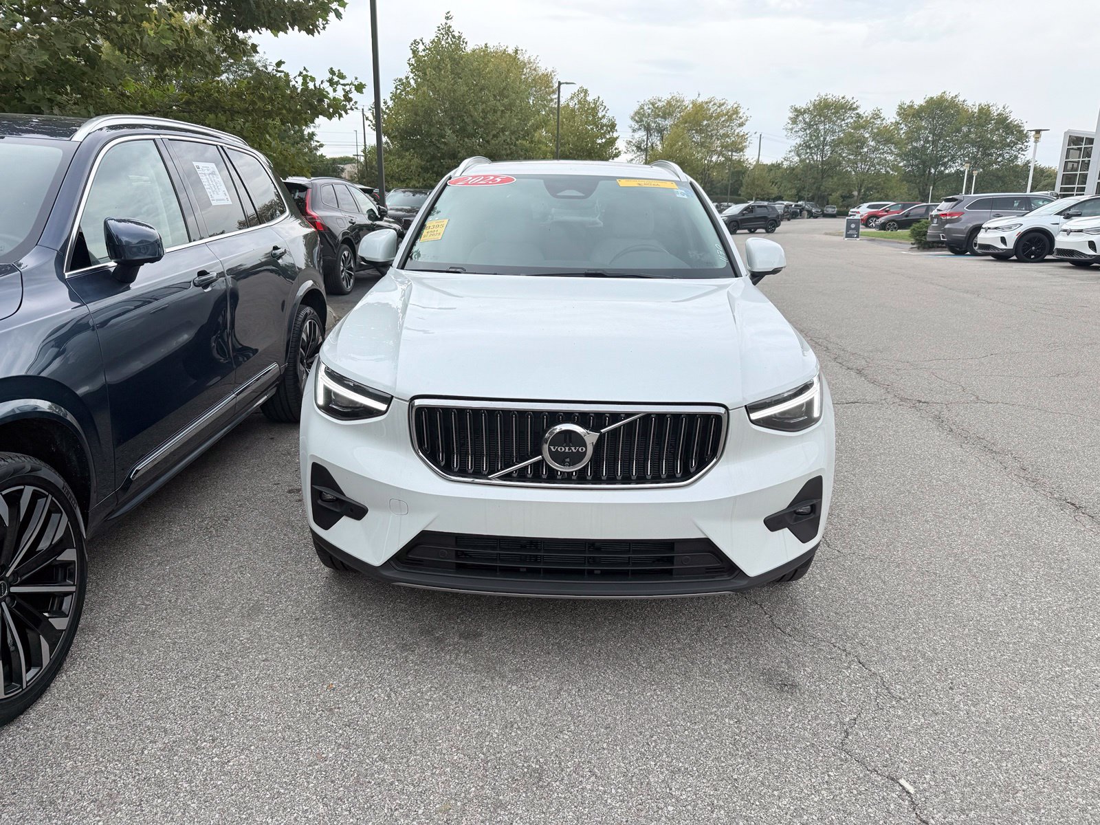 2025 Volvo XC40