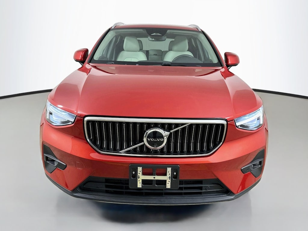 Certified 2025 Volvo XC40 B5 Ultra Bright Theme SUV