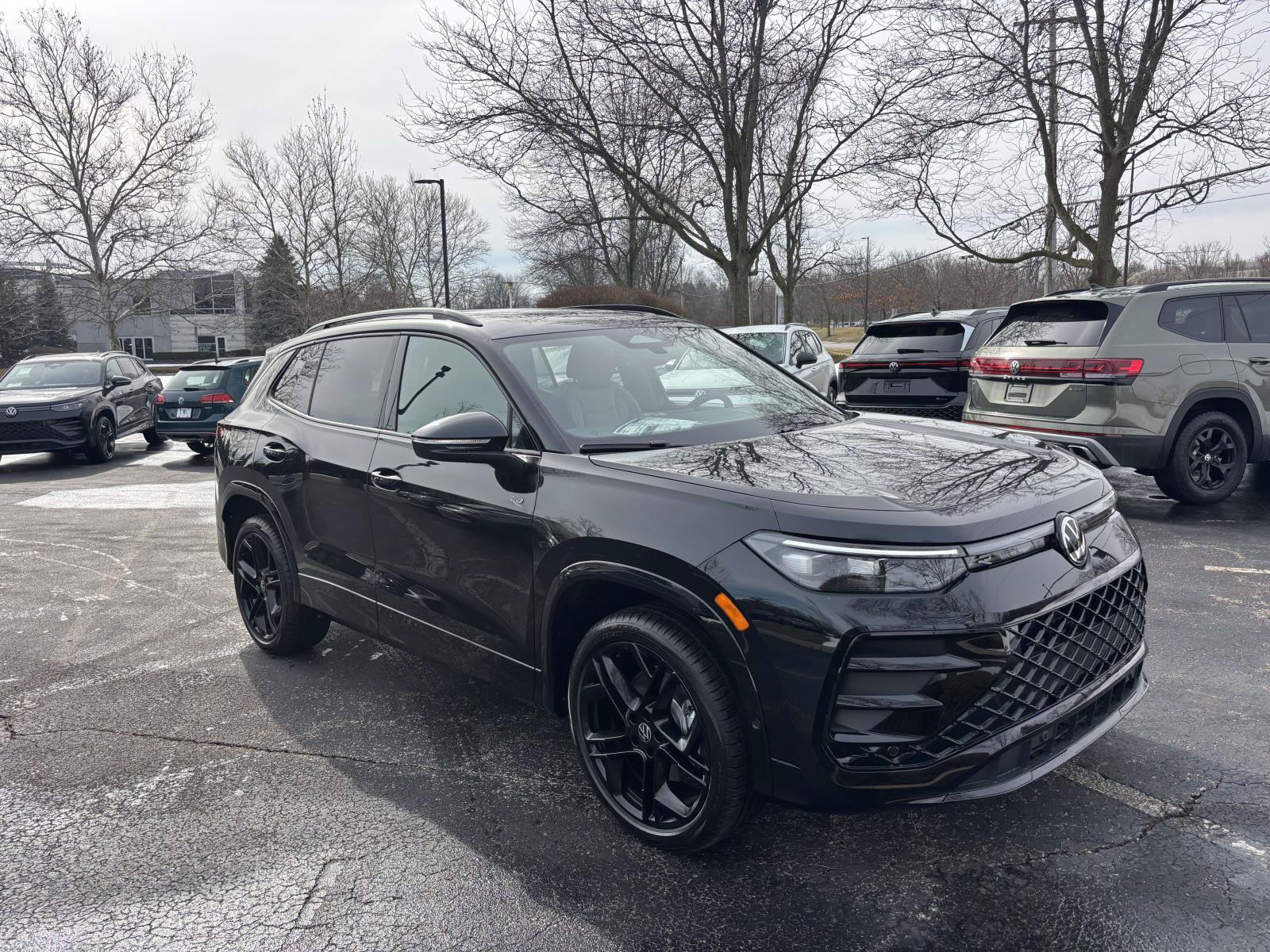 2026 Volkswagen Tiguan SE R-Line Black SUV