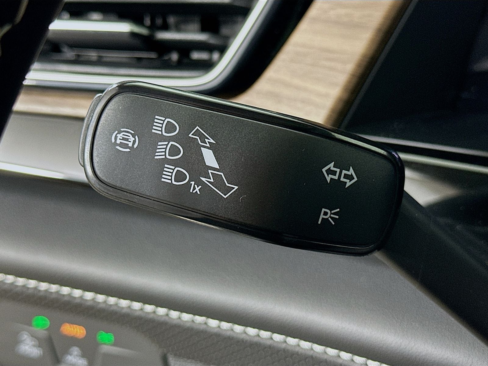 2026 Volkswagen Atlas SE w/Tech - Photo 20