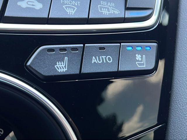 2025 Acura RDX A-Spec Package - Photo 18