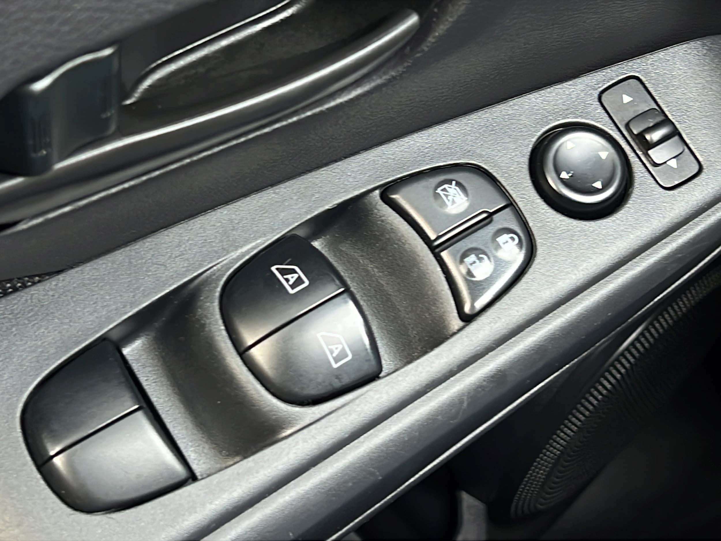 2024 Nissan Kicks S - Photo 17