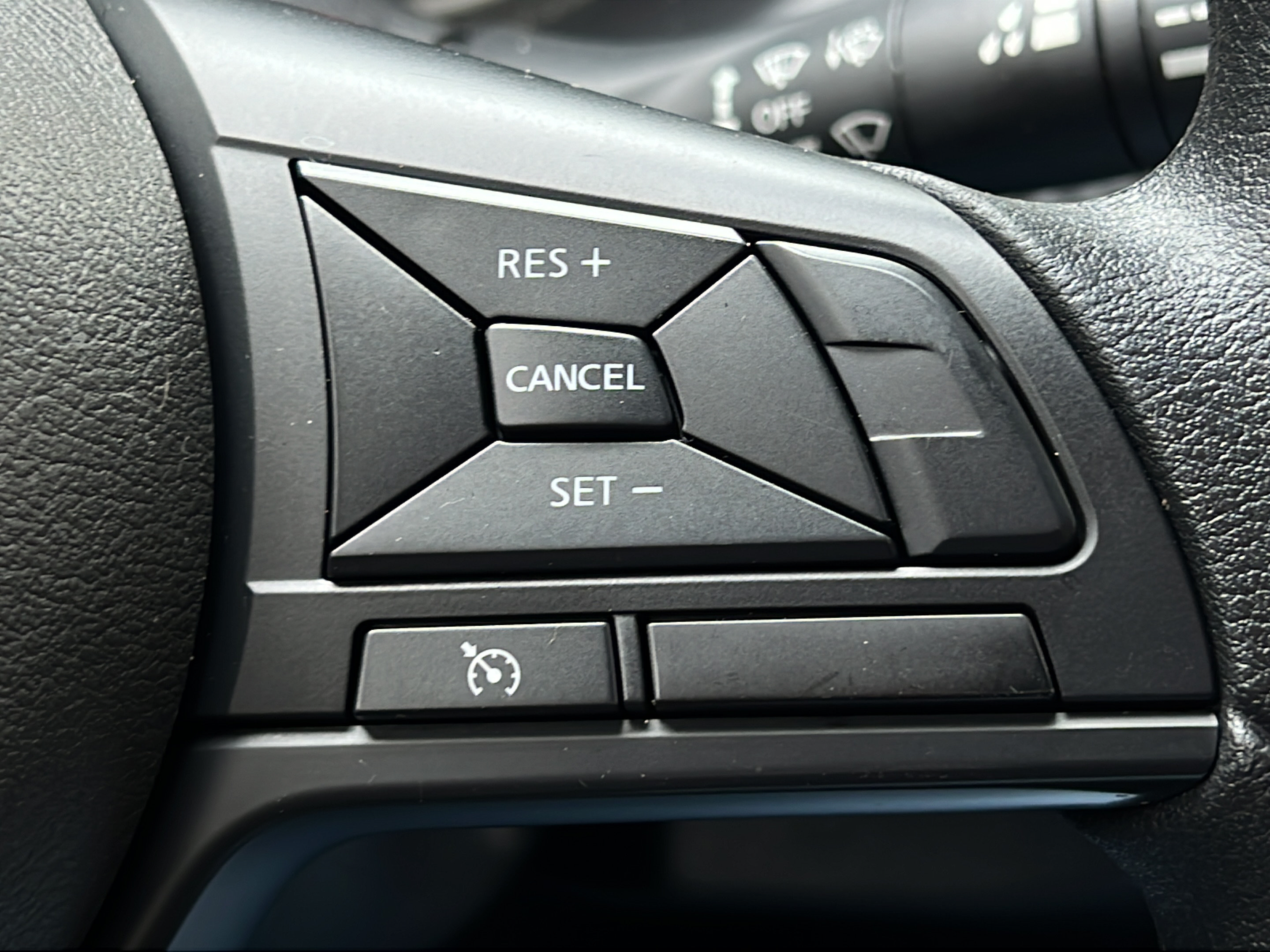 2024 Nissan Kicks S - Photo 19