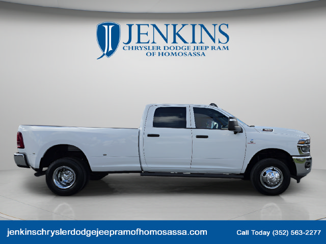 New 2027 Ram 3500 TRADESMAN CREW CAB 4X4 8' BOX Pickup