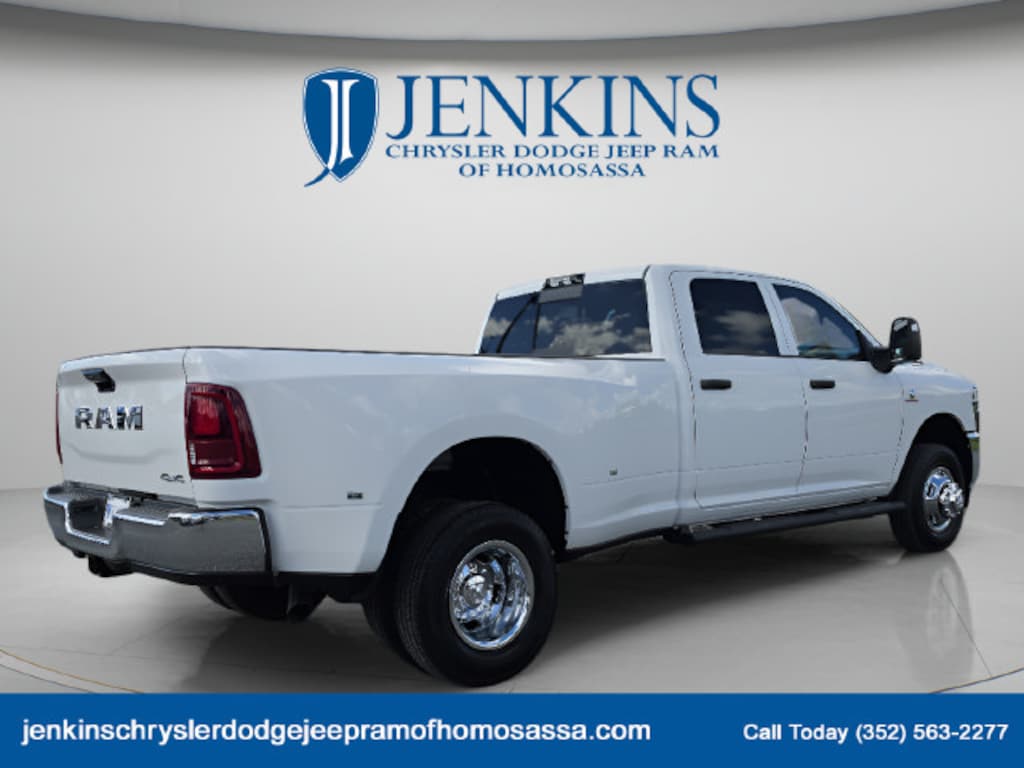 New 2027 Ram 3500 TRADESMAN CREW CAB 4X4 8' BOX Pickup