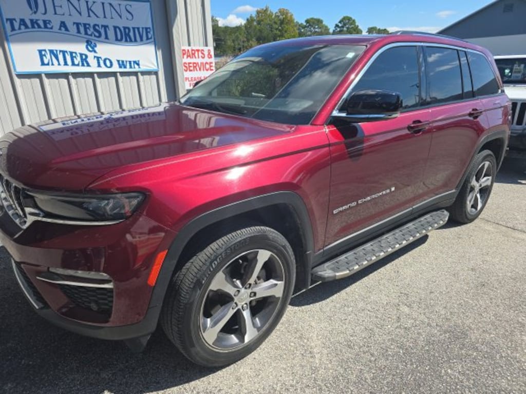 Used 2023 Jeep Grand Cherokee Limited SUV