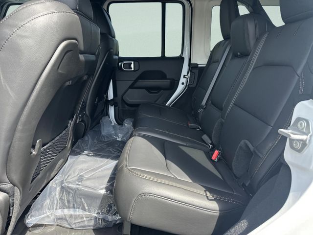 2025 Jeep Wrangler 4-Door Sahara - Photo 29