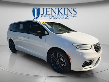 2026 Chrysler Pacifica SELECT Passenger Van