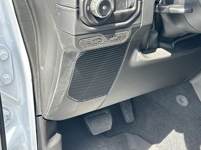 2025 Jeep Wrangler 4-Door Sahara - Photo 16