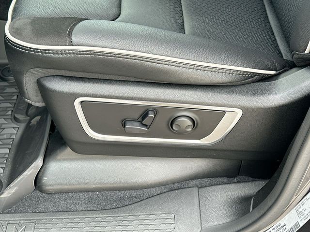 2026 RAM 1500 Laramie - Photo 21