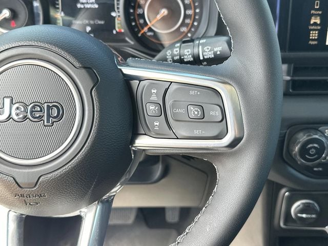 2025 Jeep Wrangler 4-Door Sahara - Photo 12