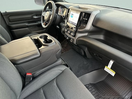 2026 Ram 1500 TRADESMAN CREW CAB 4X4 5'7 BOX Pickup