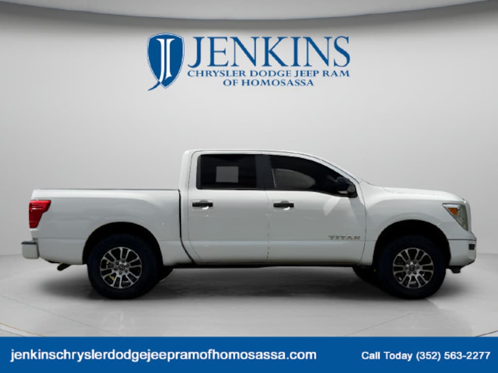 Used 2023 Nissan Titan SV Truck Crew Cab