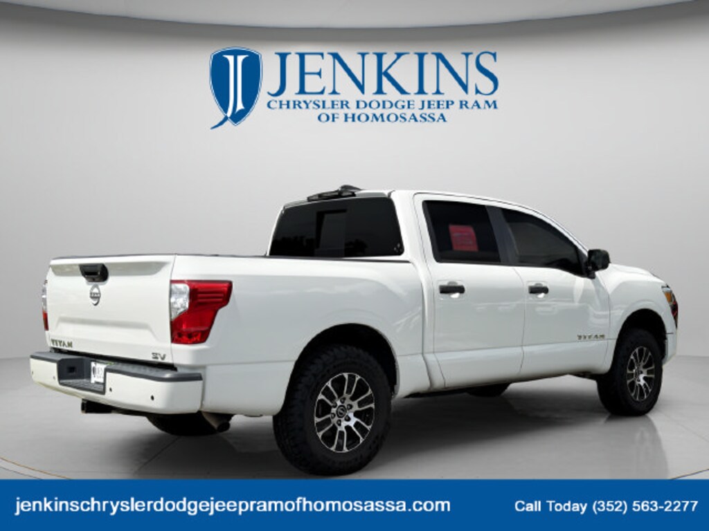 Used 2023 Nissan Titan SV Truck Crew Cab