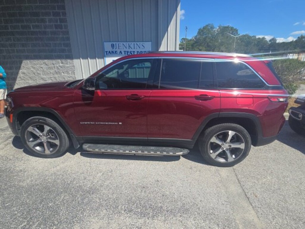Used 2023 Jeep Grand Cherokee Limited SUV