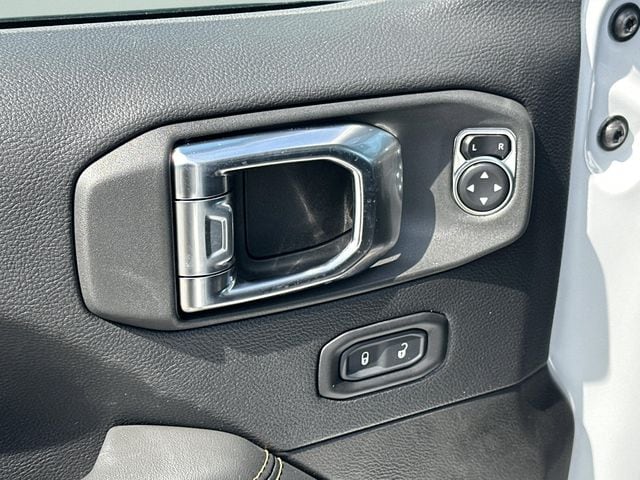 2025 Jeep Wrangler 4-Door Sahara - Photo 32