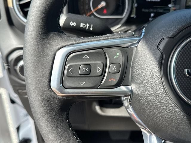 2025 Jeep Wrangler 4-Door Sahara - Photo 9
