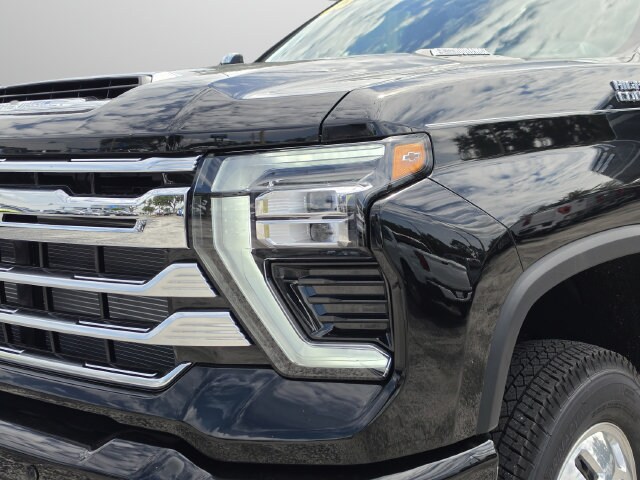 2026 Chevrolet Silverado 3500 HD High Country - Photo 13