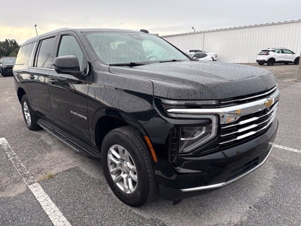 New 2025 Chevrolet Suburban LT SUV