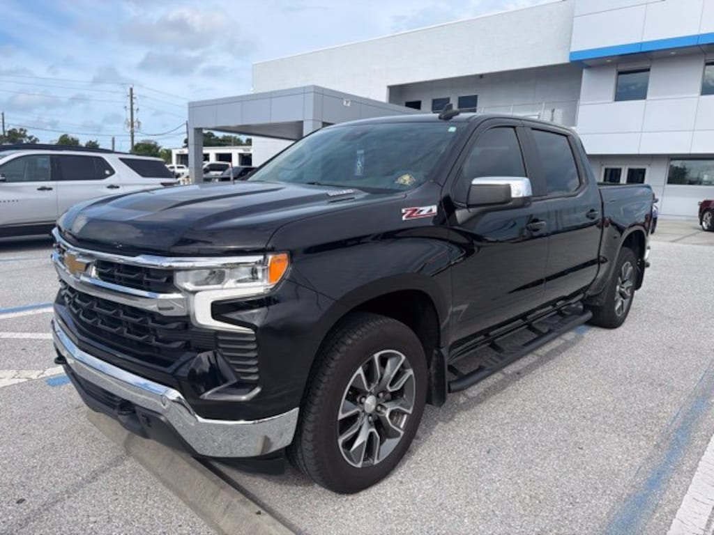 Used 2022 Chevrolet Silverado 1500 LT w/1LT Truck Crew Cab