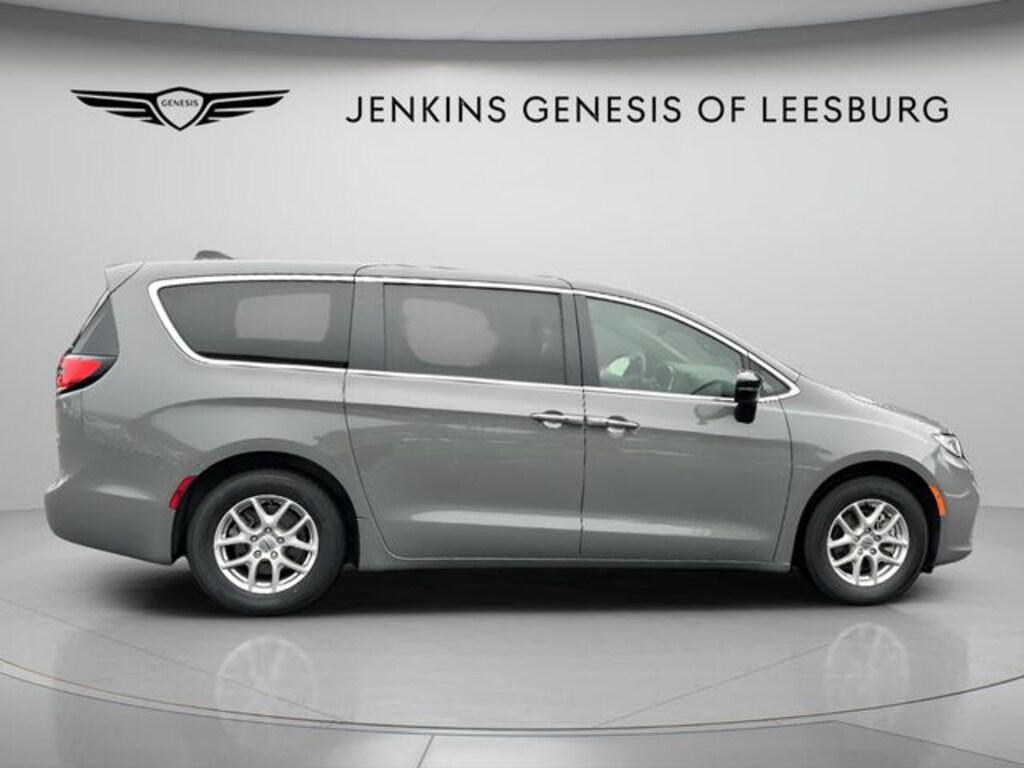 Used 2025 Chrysler Pacifica Select Minivan/Van
