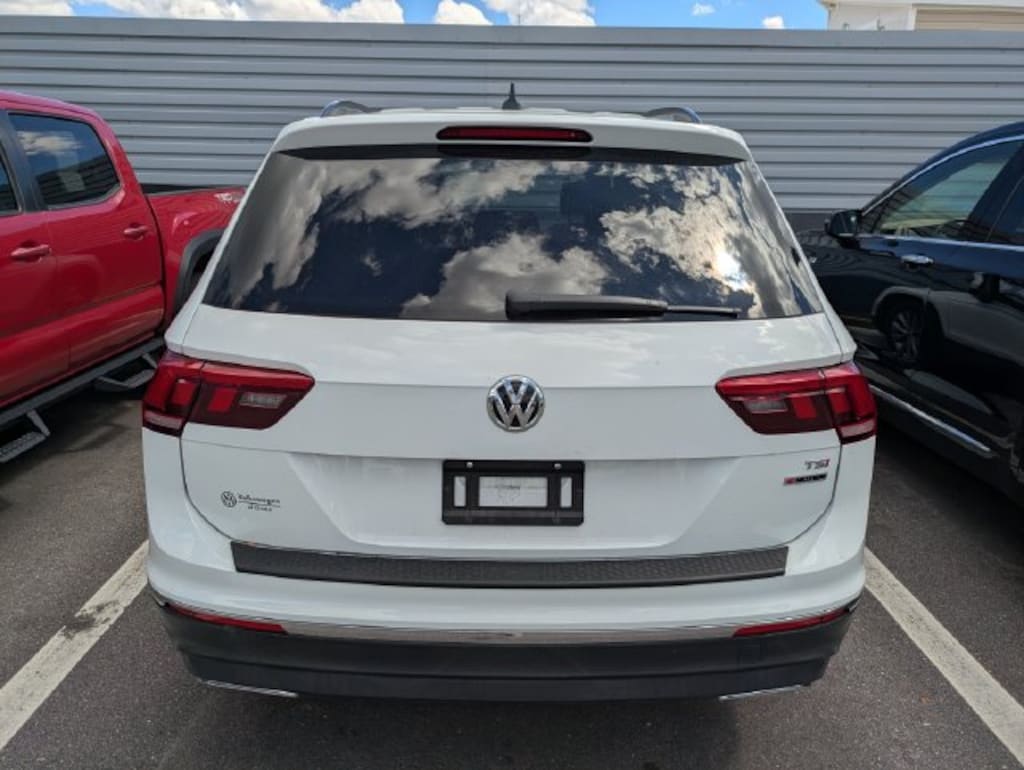 Used 2018 Volkswagen Tiguan SE SUV