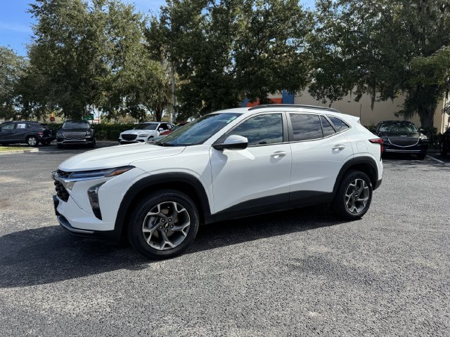 2025 Chevrolet Trax LT - Photo 18