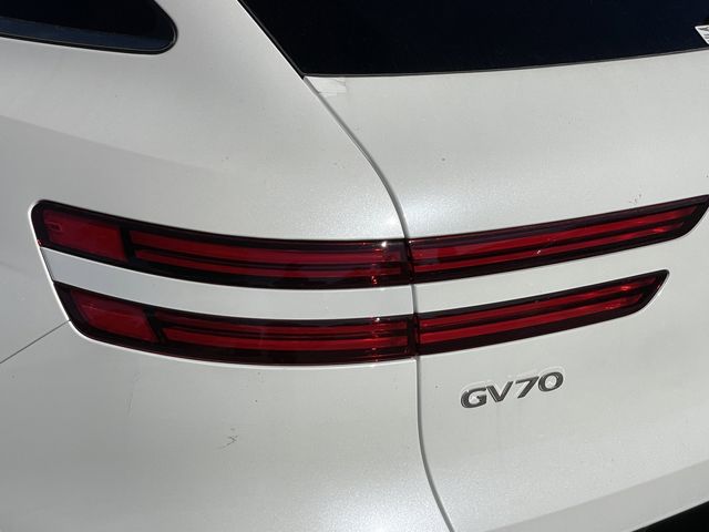 2026 GENESIS GV70 Sport Advanced - Photo 14