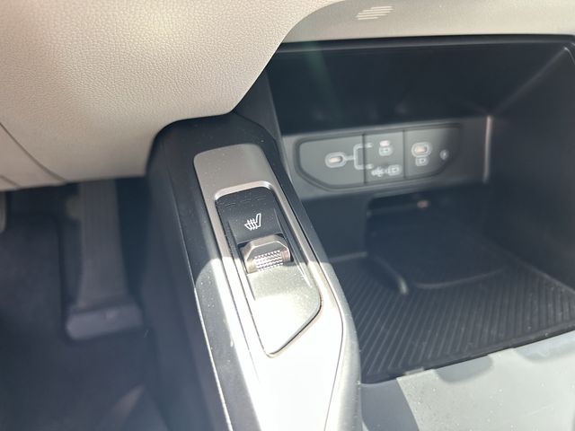 2025 Kia Sorento S - Photo 28