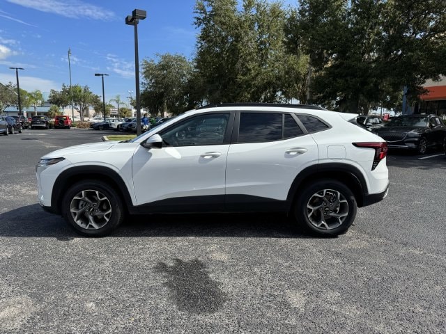2025 Chevrolet Trax LT - Photo 17