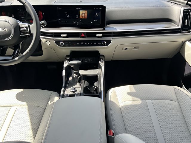 2025 Kia Sorento S - Photo 18