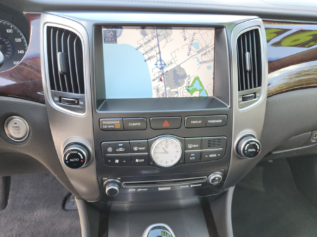 2011 Hyundai Equus Signature - Photo 26