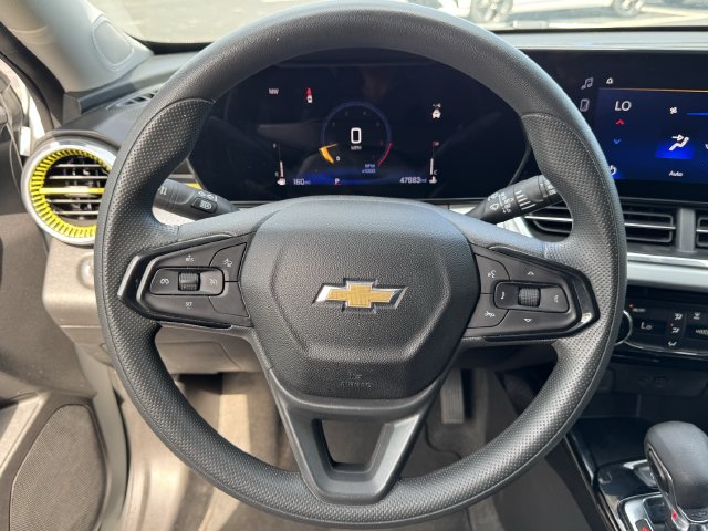 2025 Chevrolet Trax LT - Photo 14