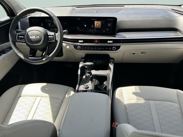 2025 Kia Sorento S - Photo 16