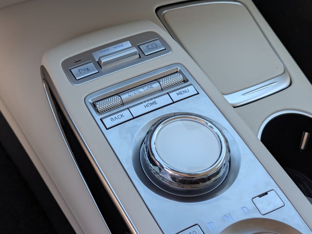 2025 GENESIS GV70 Standard - Photo 30