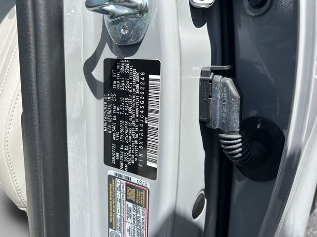 2025 Kia Sorento S - Photo 38