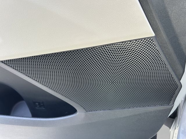 2025 Kia Sorento S - Photo 22
