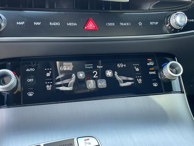 2026 GENESIS GV70 Sport Advanced - Photo 11