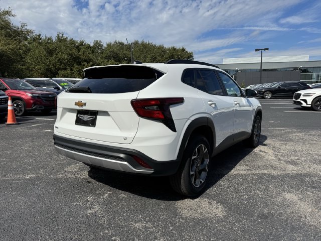 2025 Chevrolet Trax LT - Photo 6