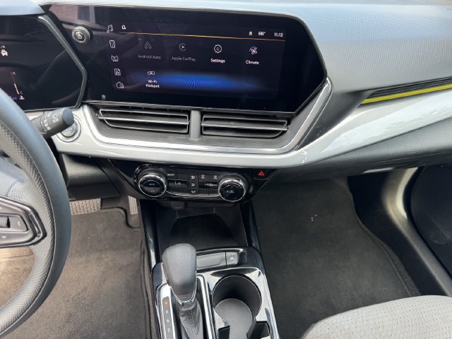 2025 Chevrolet Trax LT - Photo 10