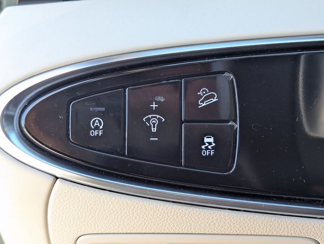 2025 GENESIS GV70 Standard - Photo 31