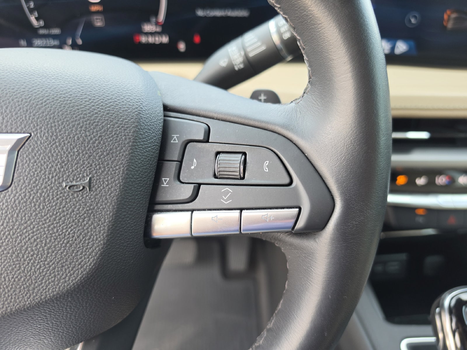 2024 Cadillac XT4 Luxury - Photo 32