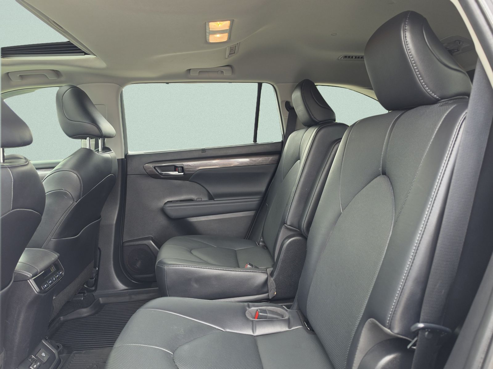2022 Toyota Highlander Limited - Photo 25