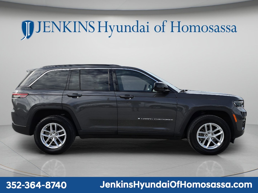 Used 2024 Jeep Grand Cherokee Laredo SUV