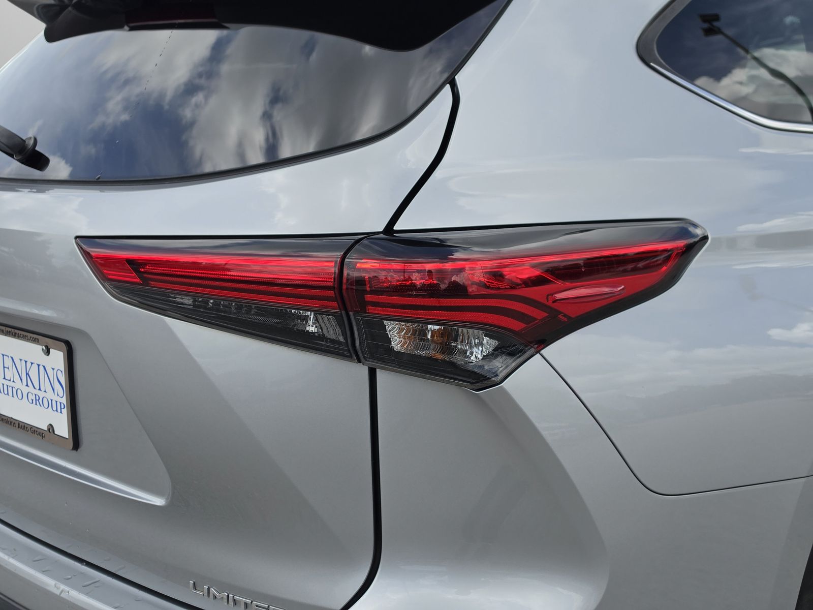 2022 Toyota Highlander Limited - Photo 14