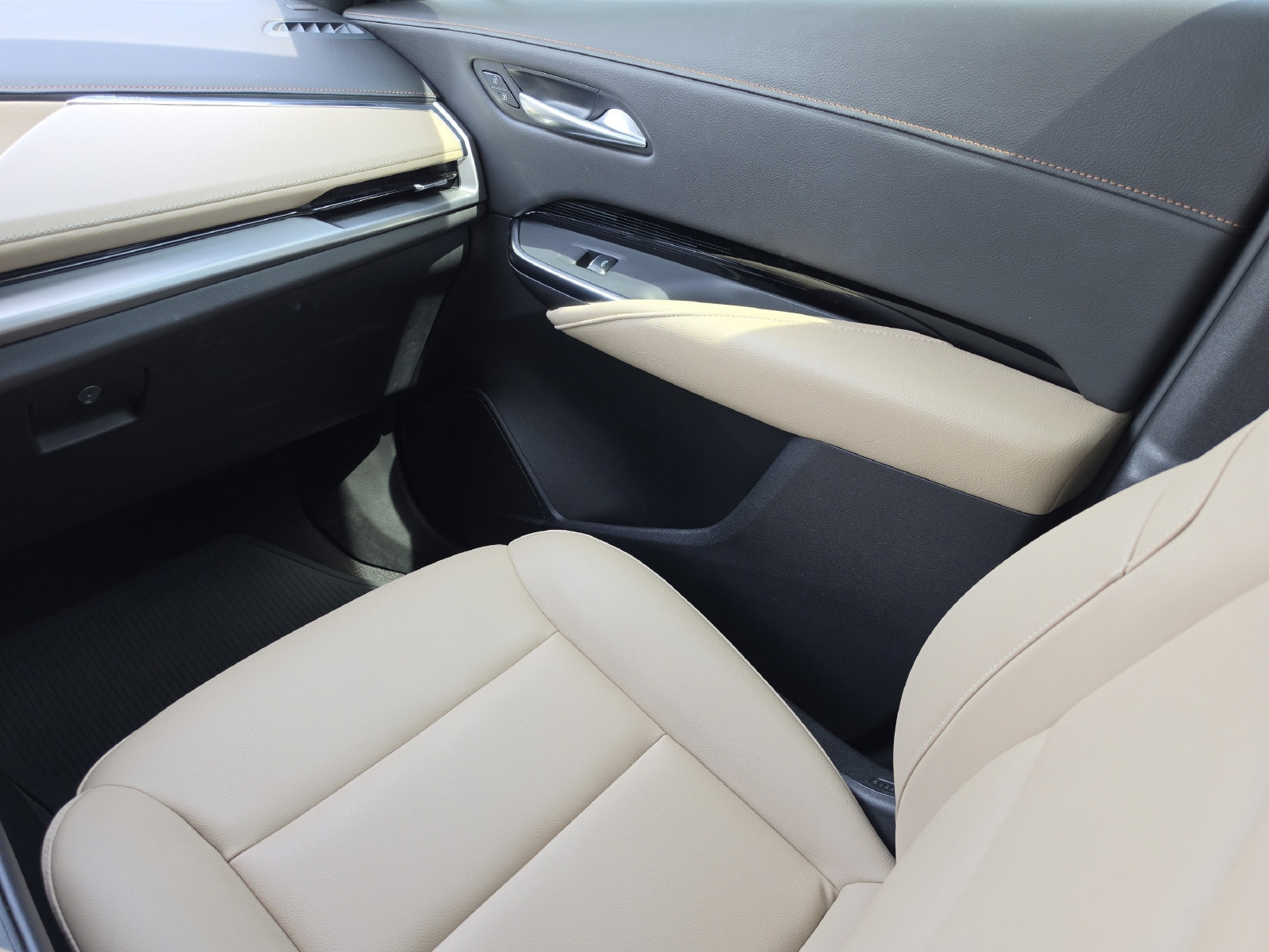 2024 Cadillac XT4 Luxury - Photo 19